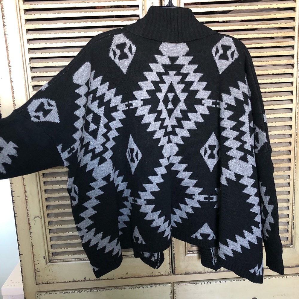 Aztec print oversized cardigan top - Picture 4 of 7